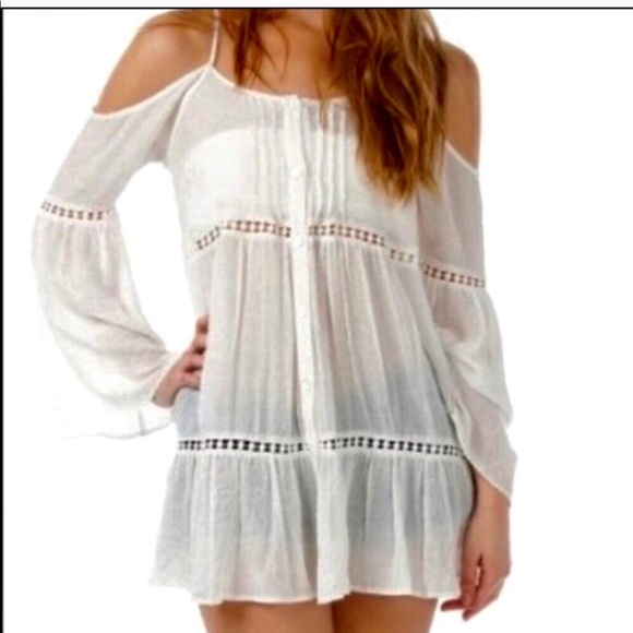 Anthropologie Tops - Anthropology - Staring at Stars boho cold shoulder